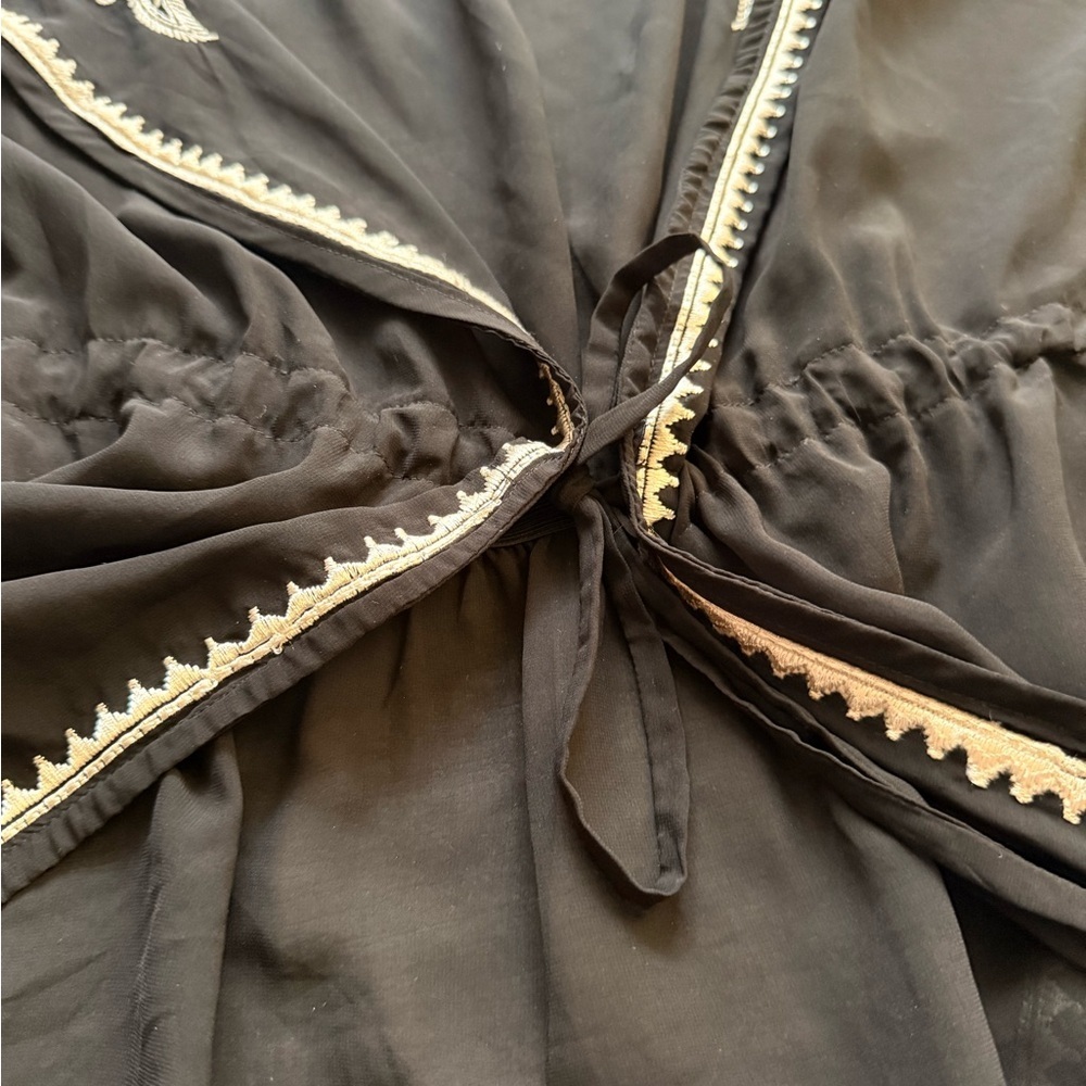 Black Embroidered throw over ties in front - Picture 3 of 3